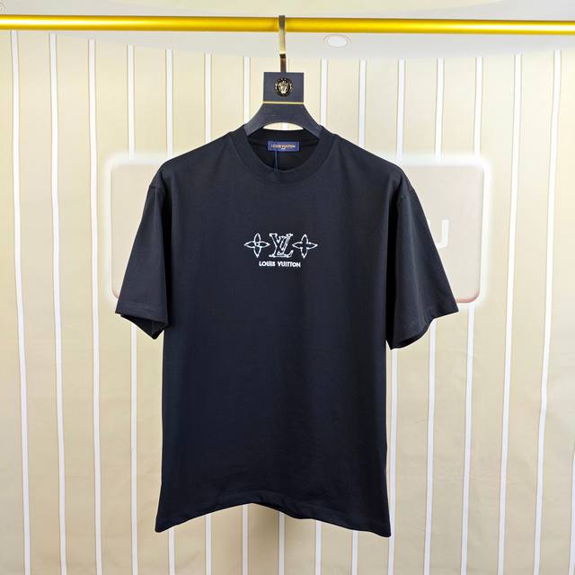 Lv 路易威登2025春夏新款原单男士圆领短袖速干T恤 专柜同步售卖 高端品质 高版本 Os版型阔版 爆款胸前后背印花Logo图案设计 定制进口双股100%纯棉
