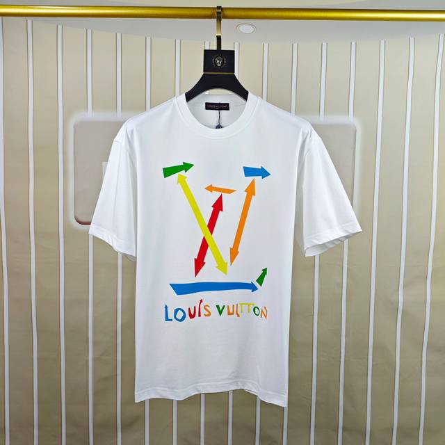 Lv 路易威登2025春夏新款原单男士圆领短袖速干T恤 专柜同步售卖 高端品质 高版本 Os版型阔版 爆款胸前印花Logo图案设计 定制进口双股100%纯棉面料