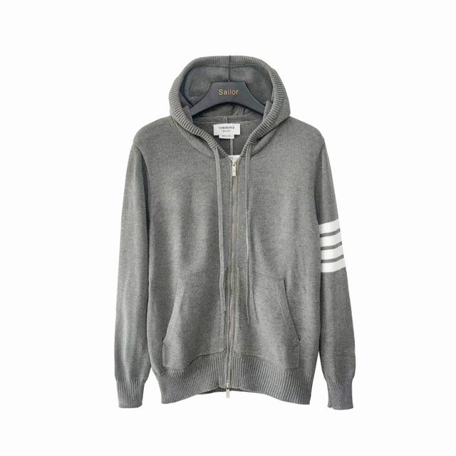 实拍细节图+尺码表 Thom Browne 汤姆布朗 .Tb四条杠后背帆船图案拉链毛衣 Tb帆船图案拉链开衫四条杠羊毛混纺毛衣 料子采用羊毛混纺 拉链采用Tb字