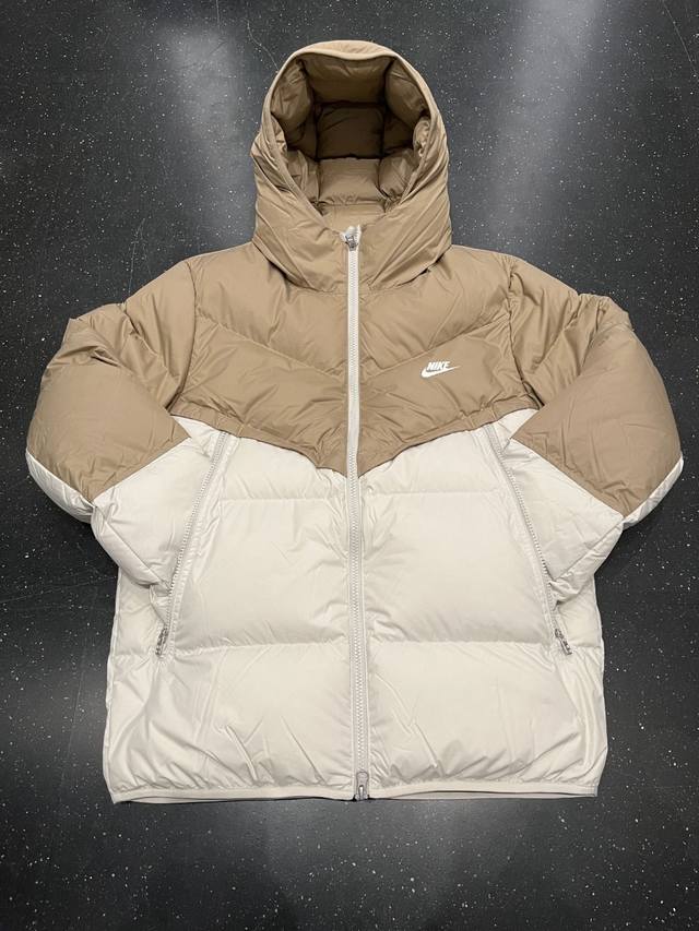 Nike Storm-Fit Winsrunner Primaloft 耐克美拉德拼接防风防水连帽休闲运动羽绒服外套- -新年战袍 绒子：90白鸭绒 得物：可过