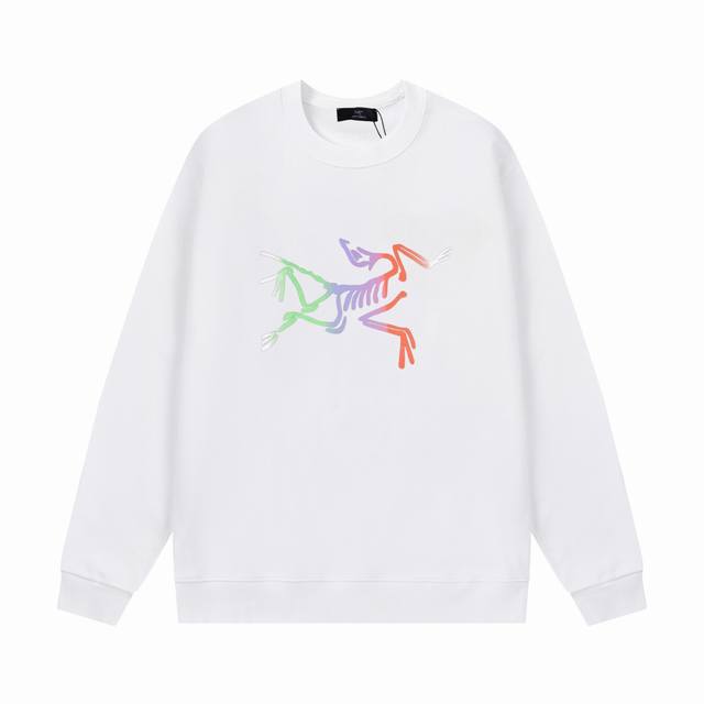 Arcteryx始祖鸟24Ss胸前彩色渐变Logo印花圆领卫衣 面料：采用100%定织400G低弹无尘精棉面料 辅料：原版领标 水洗唛 吊牌 三标齐全 ：黑色