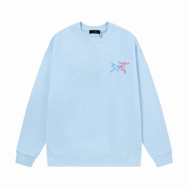 Arc’Teryx始祖鸟24Ss新款小红书爆款彩虹鸟纯色圆领卫衣 进口印花机数码印花工艺！男女同款！ 面料：采用100%定织400G低弹无尘精棉面料 辅料：原版