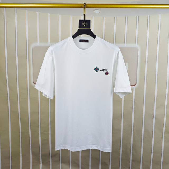 Lv 路易威登2025春夏新款原单男士圆领短袖速干T恤 专柜同步售卖 高端品质 高版本 Os版型阔版 爆款胸前背后印花Logo图案设计 定制进口双股100%纯棉