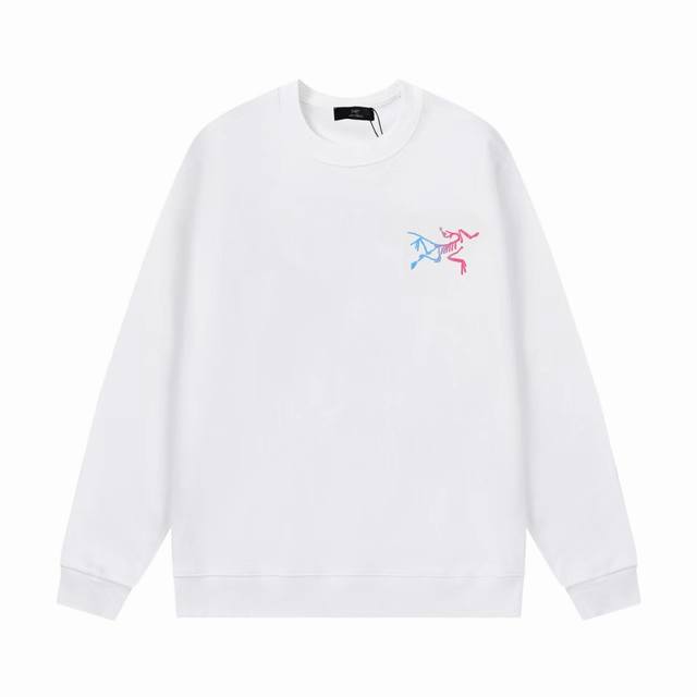 Arc’Teryx始祖鸟24Ss新款小红书爆款彩虹鸟纯色圆领卫衣 进口印花机数码印花工艺！男女同款！ 面料：采用100%定织400G低弹无尘精棉面料 辅料：原版