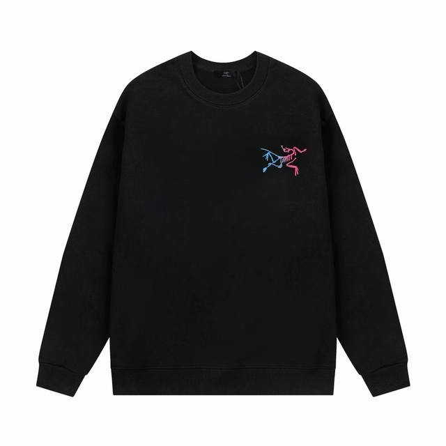 Arc’Teryx始祖鸟24Ss新款小红书爆款彩虹鸟纯色圆领卫衣 进口印花机数码印花工艺！男女同款！ 面料：采用100%定织400G低弹无尘精棉面料 辅料：原版