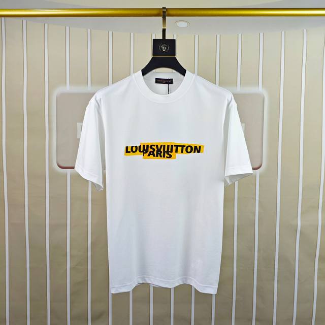 Lv 路易威登2025春夏新款原单男士圆领短袖速干T恤 专柜同步售卖 高端品质 高版本 Os版型阔版 爆款胸前背后印花Logo图案设计 定制进口双股100%纯棉