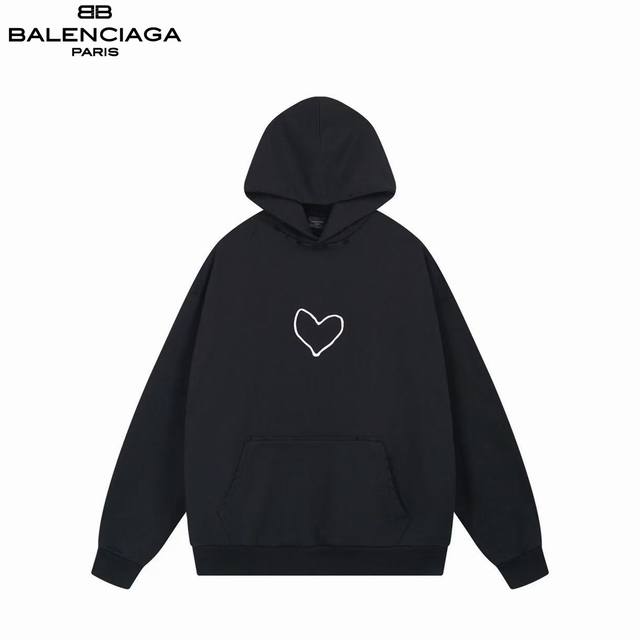 Balenciaga 巴黎世家 24Fw情人节爱心连帽卫衣 成品洗水磨烂做旧连帽卫衣.砖柜同步.第一时间正品研制，欢印对比！面料采用巴黎Zp定织定染全棉大卫衣。