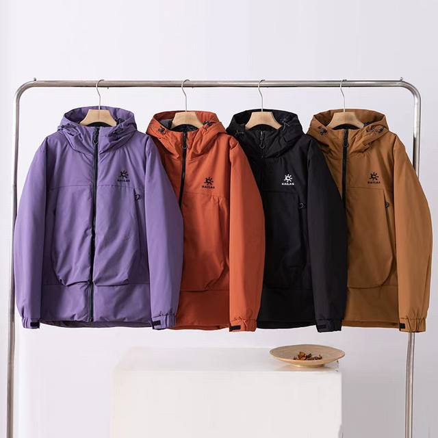 Kailas凯乐石 25冬季新款功能性棉衣，专柜品质 防风防水，版型超级正 上身效果极佳 挺B1297阔有质感 户外功能防水级别 ，细节图均为实拍 ，防水压胶拉