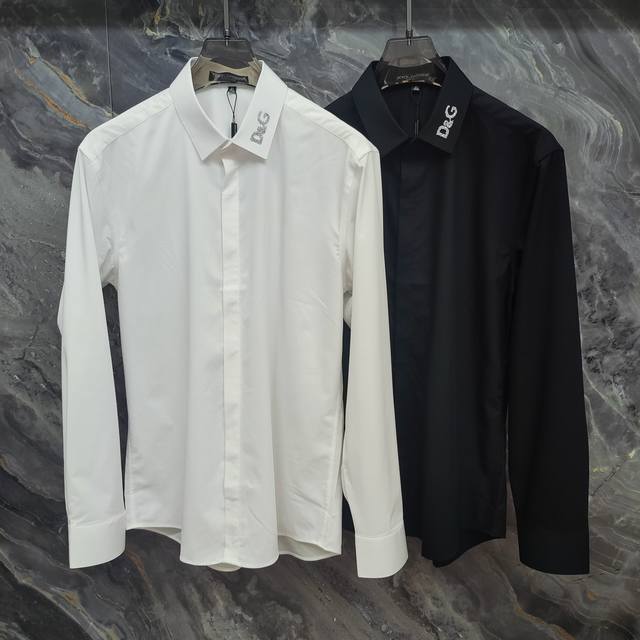 杜嘉班纳 Dg 2025Ss新款长袖 衬衫 衬衣，高端版本！专柜定制面料 透气舒适度高，细节无可挑剔，品牌元素设计理念，体现高品质。手感细腻柔软！呈现休闲裁剪，