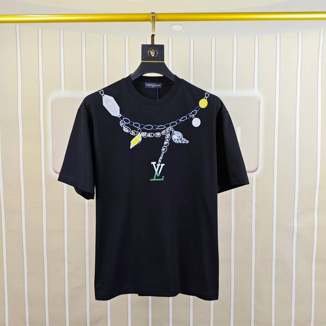 Lv 路易威登2025春夏新款原单男士圆领短袖速干T恤 专柜同步售卖 高端品质 高版本 Os版型阔版 爆款胸前背后印花Logo图案设计 定制进口双股100%纯棉