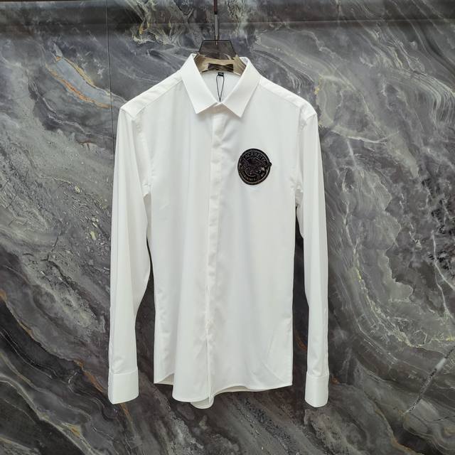 始祖鸟 2025Ss新款长袖 衬衫 衬衣，高端版本！专柜定制面料 透气舒适度高，细节无可挑剔，品牌元素设计理念，体现高品质。手感细腻柔软！呈现休闲裁剪，上身版型