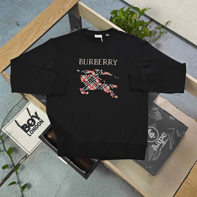 上新 款号：Sy25909 2025秋冬新款Burberry巴宝莉刺绣格纹骑士战马图案Logo绣花休闲情侣毛圈卫衣，Burberry经典格纹骑士标印花，自带高辨
