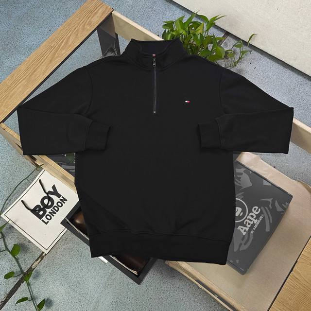 上新 款号：Sy25906 2025秋冬新款Tommy汤米经典红蓝Logo图案绣花半拉链毛圈卫衣，质感拉满的秋冬刚需，350G重磅大毛圈面料，挺括有型还保暖，秋