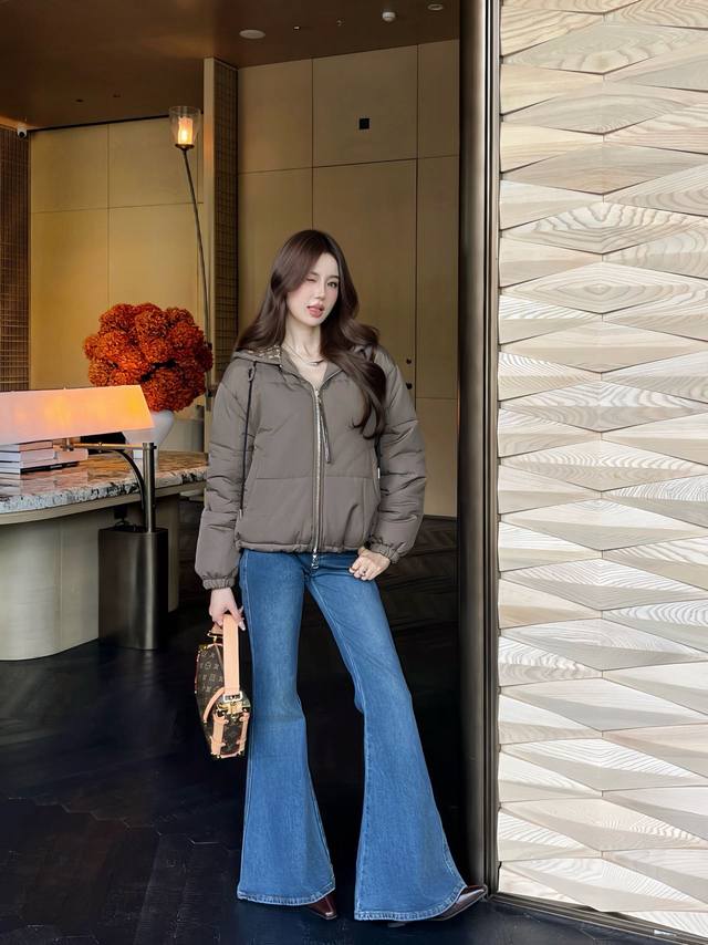 Lv 路易威登 Monogram老花里衬连帽羽绒棉外套 下摆抽绳调节设计运动少女风连帽经典时髦又高级 黑色 咖色 尺码 S M L S 80-95斤 M95-1