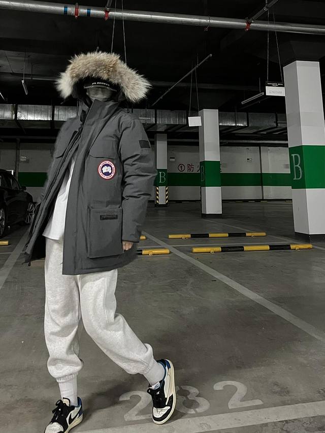 7999 Canada鹅 08款 Expedition 派克大衣 4660M 配色:黑色,米白色,粉 没有Xl Xxl ,,藏青色,石墨灰红标,石墨灰黑标!6色 7999 Canada鹅 08款 Expedition 派克大衣 4660M 配色:黑色,米白色,粉 没有Xl Xxl ,,藏青色,石墨灰红标,石墨灰黑标!6色