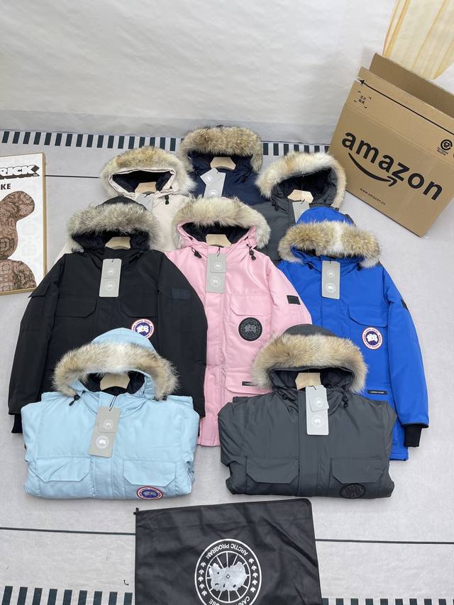 顶级原版 支持芯片感应 配手提袋 加包装盒+20 加拿大鹅08款羽绒服 过去几年一直合作的小伙伴都知道，不管外面出啥咱们纯原正品贸易公司出货经过时间考验好评如潮