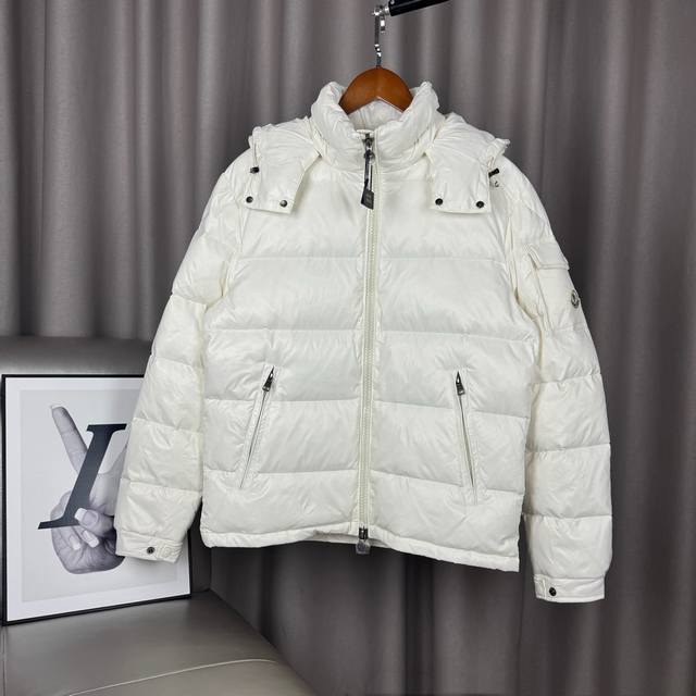 供 独家臻品 盟可昧蒙口Maya系列经典玛雅袖标口袋Logo可拆卸连帽羽绒服男女同款外套 -全套1:1定制辅料定制三标Yuan版吊牌Logo包装袋 -面料采用了