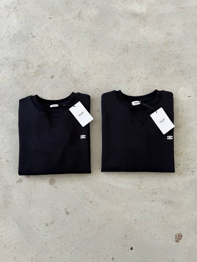 6053 男女同款 时尚界有着绝对地位的法国Celine，用奢侈表达时尚界对文化与运动的关心，代表了一种新的生活方式，凭借优秀品质获得潮流高端人士的追捧。 传递