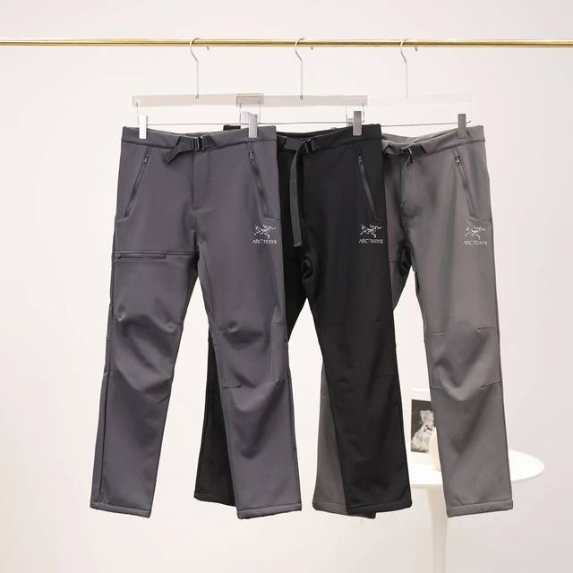 供 控 Ss冬新款始祖鸟 Arc'teryx 户外休闲加绒休闲裤 腰部绳扣设计，修身感十足，百搭不挑人男女同款 都可轻松驾驭 一款看似简单却设计感十足的休A99