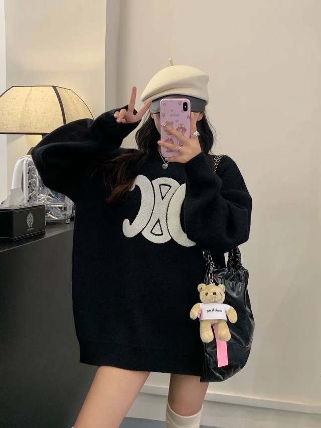 Celine赛琳新款凯旋门毛巾刺绣Logo羊毛圆领加厚毛衣 凯旋门本季最爱：氛围感这不就来了！！ 巨温柔又显白一定要试试哦 高级又迷人 凯旋门毛巾刺绣Logo