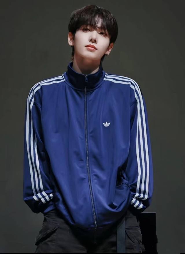 控 Adidas Originals三叶草 条纹Logo印花立领复古拉链长袖夹克外套 男女同款 Adidas金泳勋 崔然竣明星同款阿迪达斯三叶草25S新款立领运