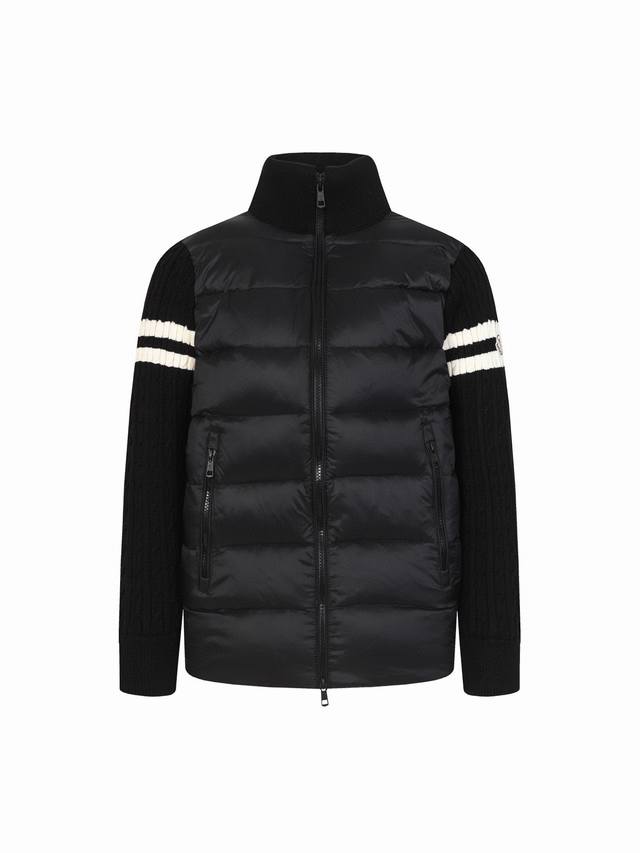 款号:Tt131 Moner蒙口羽绒服2025最新款时尚设计师款羊毛针织羽绒服 处处细节显工艺足够的高级 结构性剪裁的设计改变来展现男士多样的形象变化，修身利落
