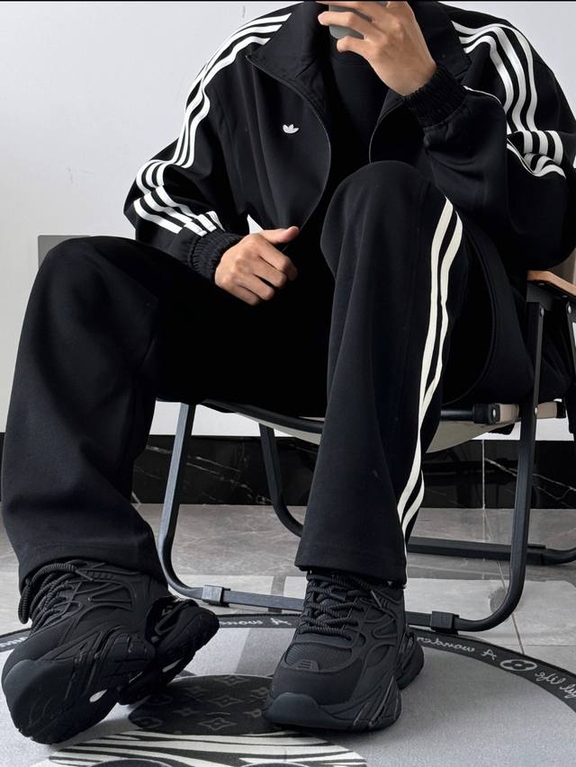 外套 控 裤子 控 Adidas阿迪达斯三叶草25S新款立领运动宽松夹克外套男女同款 复古宽松三条纹运动新款Adidas阿迪达斯三叶草宽松直筒裤西裤套装 外套号