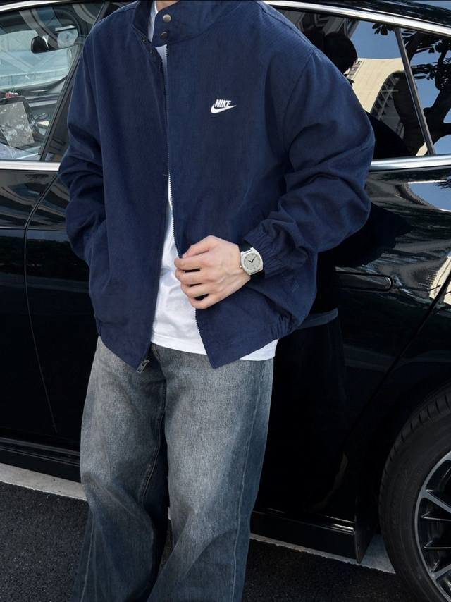 控 Nike耐克哈灵顿灯芯绒夹克宽松外套男25春新款复古立领夹克外套 顶级品质 原版复刻 灯芯绒宽松立领哈灵顿夹克 号：Fz0632-370 此款采用日本进口细