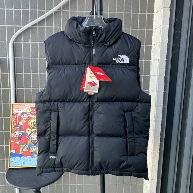 芯片直达官网 款号：Tt118 北面1996羽绒马甲 面料：采用正品面料供应商同厂产品，细格尼龙无胆防绒面料，和正品一样的轻盈且保暖 定制内里满印印花. 羽绒：