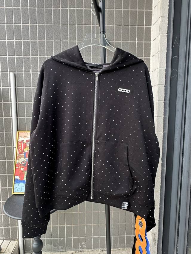 顶级版本 区别通货 款号：Tt101 Goodbrand闪银星空烫钻拉链连帽卫衣 男女同款 官网细节一致 全套包装 三标齐全 防潮纸 区别市场通货 随意对比 面