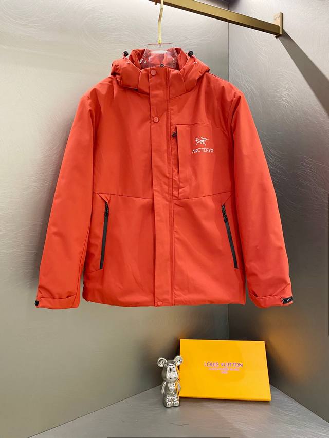 8068# 羽绒棉 Arcteryx 始祖鸟冬季加厚连帽羽绒棉服！ 爆款Atom Hoody M男子保暖冲锋羽绒棉服！ 这款Atom棉服在被打湿后仍可锁温保暖，