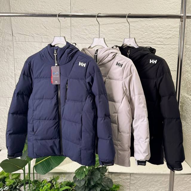 Helly Hansen Hh海丽汉森男女款连帽羽绒服情侣户外保暖加厚外套连帽设计日常穿搭必备 这款整体的版型是休闲款上身舒适度好，都是常规的颜色不挑人，采用科
