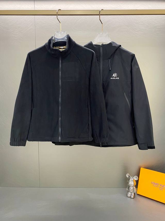 9089# Kailas凯乐石 三合一冲锋衣外套， 情侣款，男生女生轻松驾驭！纯色合身连帽 防水防风防紫外线透气耐磨冲锋衣 版型上，注重人体型特点，舒适百搭，可