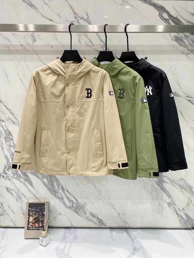 款号 810 Mlb 基础系列Basic 波士顿红袜队 户外纯色字母印花Logo拉链宽松舒适连帽长袖外套防防油泼水防风夹克 情侣款 颜色 黑色 卡其色 军绿色