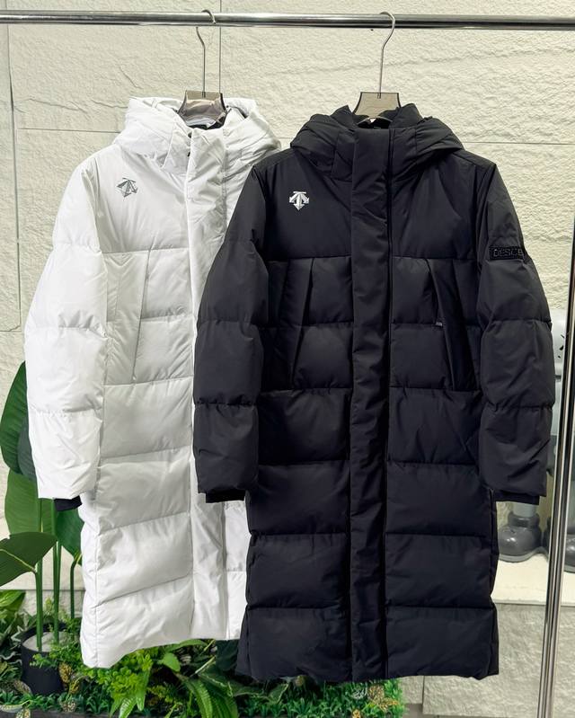 独家臻品 Descente 迪桑特中长款男女士情侣款羽绒服 N多明星款 特殊渠道，首选过冬单品！ 过膝的长度，就如同行走的羽绒被，约326克的充绒量90%绒+1