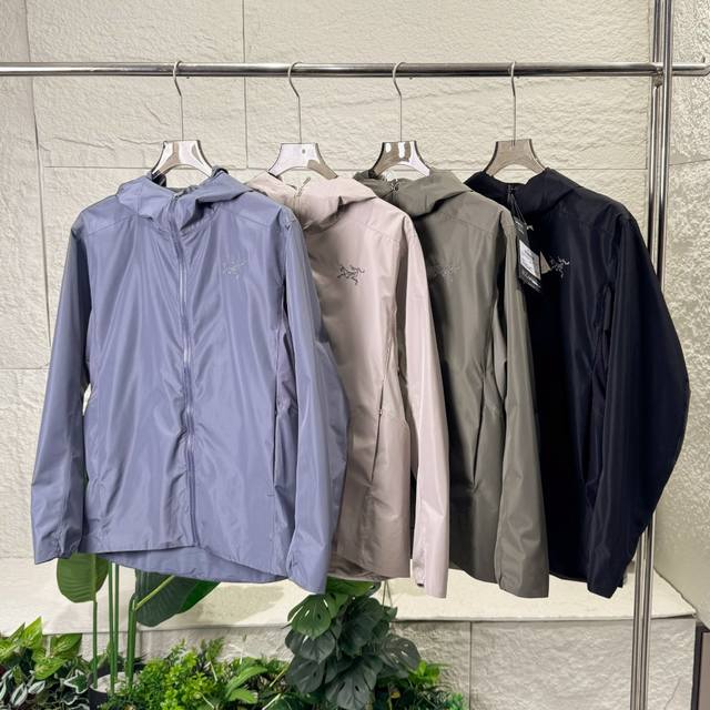 2025款Arc‘Teryx 始祖鸟索拉诺Solano Hoody是一款备受关注的软壳夹克，Solano Jacket男女同款冲锋衣，旅游休闲必备外套情侣款 款