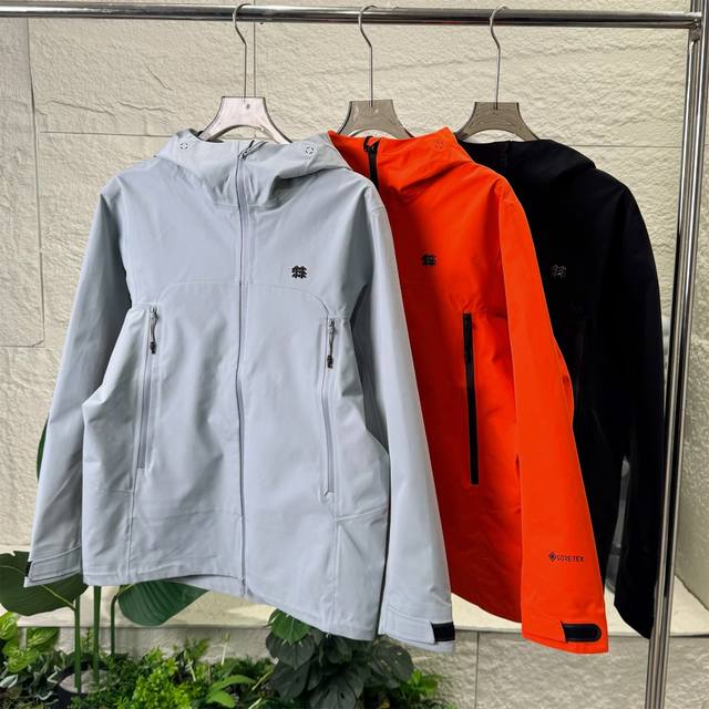 1992款 Kolon 可隆 Sport 1992款 户外登山徒步运动外 防水冲锋衣 男女同款 系列新品，质感十足，急尽致展现山系穿搭魅力，多场景演绎不同风格，