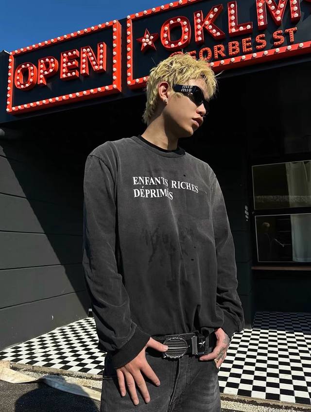 款号810 Enfants Riches Deprimes 新款忧郁的富二代水洗做旧磨破标语印花口袋长袖T 重工款！！！！！ 整衣酵磨洗水做旧 重工口袋阴影 是