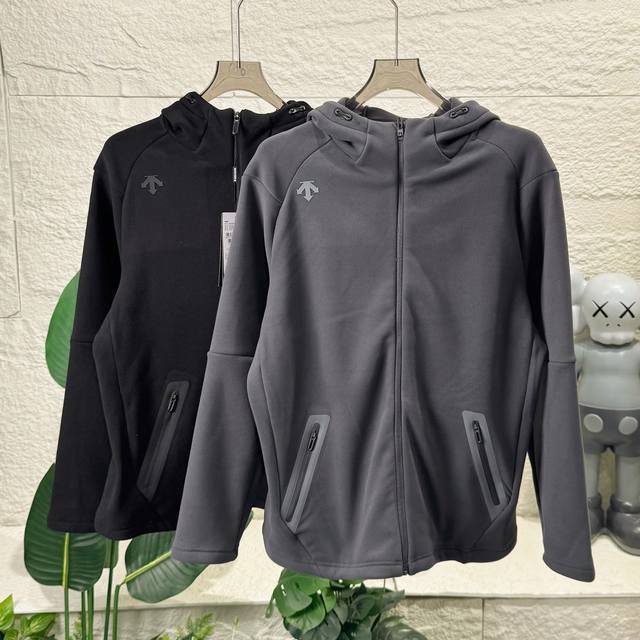 王炸 Descente 迪桑特男女抓绒连帽外套情侣开衫保暖夹克户外运动打底衫亲肤外套 颜色 : 黑色 灰色 尺码:M L Xl 2Xl 3Xl 胸围 衣长 肩宽