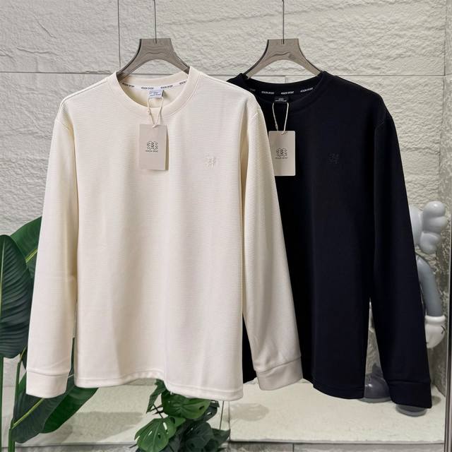 独家臻品 Kolon Sport 可隆男女款圆领卫衣，情侣款华夫格打底衫长袖套头卫衣。 颜色：黑色 米色 尺码：M L Xl 2Xl M L Xl 2Xl 衣长