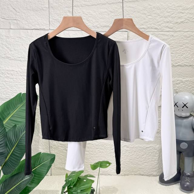 独家臻品 Descente 迪桑特女款低胸打底衫，女士长袖针织衫纯色秋衣圆领上衣长袖T恤卫衣。 颜色：黑色 白色 尺码：M L Xl 2Xl M L Xl 2X
