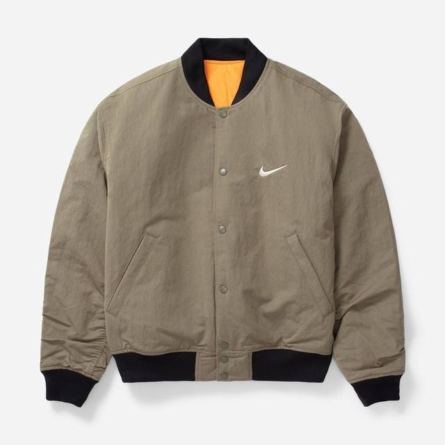 上新 Nike X Stussy联名款Logo刺绣双面穿夹克外套男女同款。 袖子有褶皱，区别市面平袖子错误版本 码数 ：M L Xl Xxl 颜色： 外黑色，内