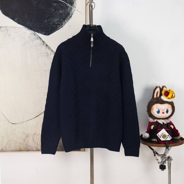 Zp版本［独家供应］ Louis Vuitton 棋盘格半拉链羊衫 面料：采用30%羊毛 20%羊绒 50%棉纱混纺织出，该款面料带有微弹效果，棉纱为这件衣服做