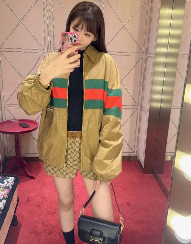 特价 库存：Xs 3 古驰 Gc 25Ss 红绿拼接卡其夹克外套 轻奢主义 男女日常通勤穿搭必备单品 正确版本随意对比 详细特征 定制消光锦棉面料 定染原版卡其