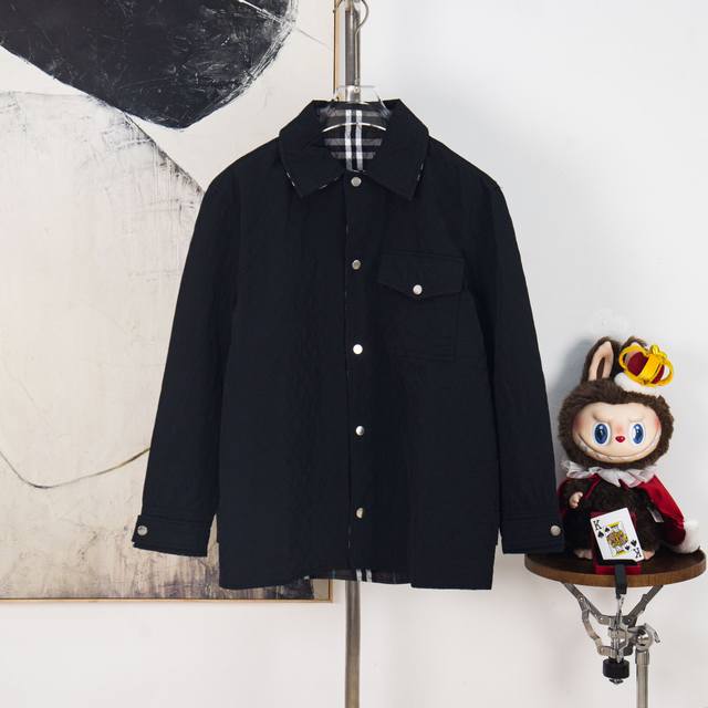 Zp版本［独家供应］ 巴宝莉 Bbr2025年秋冬新款 双面两穿棉服衬衣外套 经典格纹对花对格设计 一面黑色菱格纹 门襟按扣设计 贴布按扣口袋 原Ban刻字五金