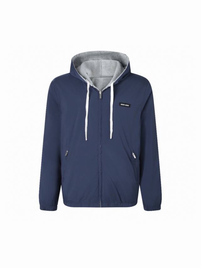 Miumiu 缪缪25Fw小标双面穿拉链连帽外套 针织面采用400Gm2高克重双纱毛圈布，采用双纱并线编织，比单纱毛圈提升约30%抗起球性与耐磨度，梭织面采用采