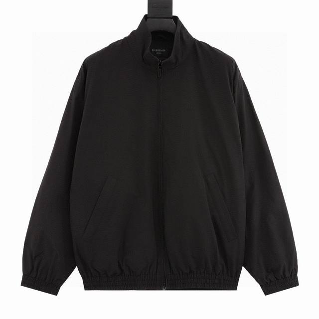 1:1原单品质 Balenciaga巴黎世家Blcg 24Ss 后背字母刺绣府绸科技立领夹克外套 科技府绸面料，中性款式，大号版型，落肩，正面拉链，正面2个拉链