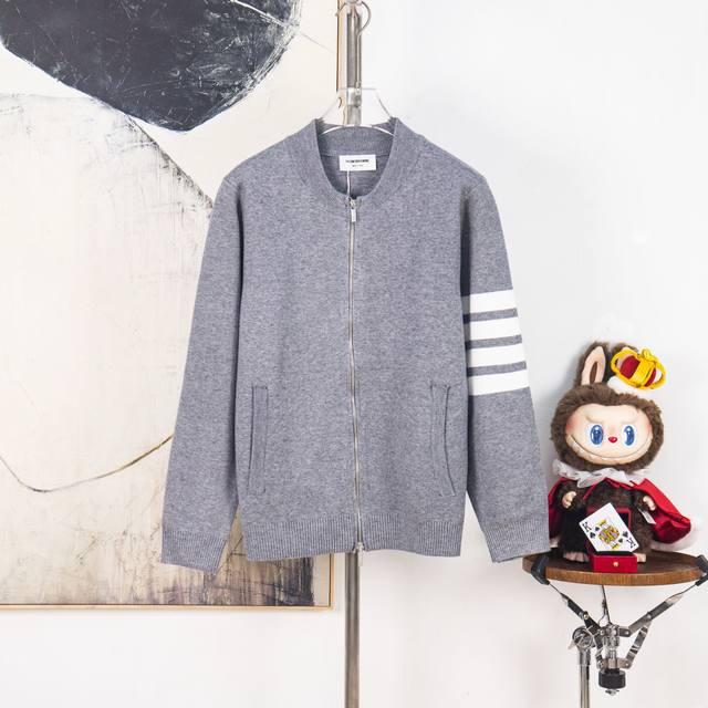 Zp版本［独家供应］ Thom Browne 汤姆布朗 拼色拉链四条杠针织毛衣夹克羊毛衫 进口羊毛混纺面料 Tb经典四条杠基础风格 年年都穿的经典款必须选择品质
