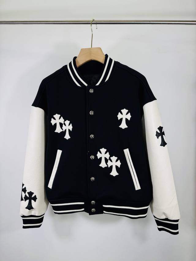 顶级版本 实拍无P 区别市场货 Chrome Hearts 冬装隆重来袭 梵文十字架毛呢皮袖拼接棒球刺绣款棉服 重工刺绣双袖整张皮 专柜同步,重工重工!! 定制 顶级版本 实拍无P 区别市场货 Chrome Hearts 冬装隆重来袭 梵文十字架毛呢皮袖拼接棒球刺绣款棉服 重工刺绣双袖整张皮 专柜同步,重工重工!! 定制