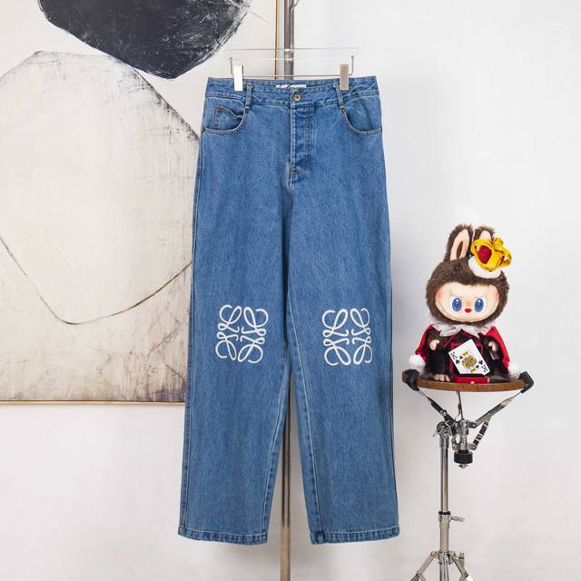 Zp版本［独家供应］ Loewe 罗意威激光烧花贴布牛仔裤 面料：采用7*7斜纹12盎山东牛仔布，成衣洗水后克重为420克。该款面料上身不刺挠不闷热既使是夏日穿